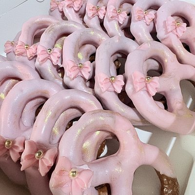 Jumbo Pretzel Twists