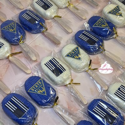 Custom Cakesicles 