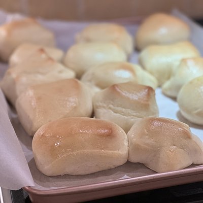 Aunt Terri’s Midnight Honey Rolls, 9ct
