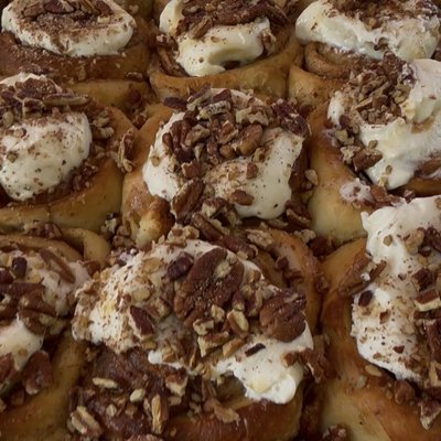 Caramel Pecan (4 Rolls) 
