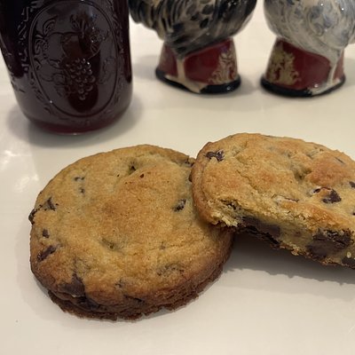 12 Bakery Style Buttery  Chocolate Chip Cookies 120g