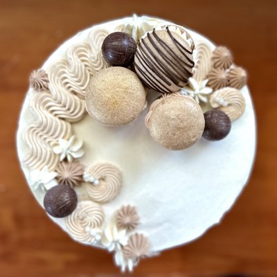 8”, 4-layer cake