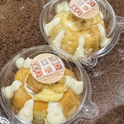 Mini Bundt Banana Pudding Pound Cake