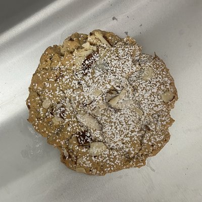 Almond Croissant Cookie- 16