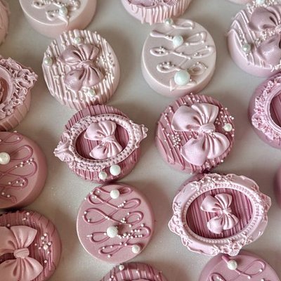 Chocolate Dipped Oreos