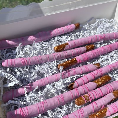 Dipped Pretzels (6 for $12)
