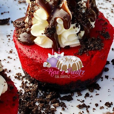 Red Velvet Cookies N’ Cream Cheesecake 