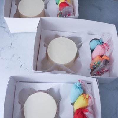Decorate Your Own Mini Cake💙