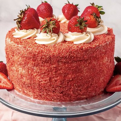 Strawberry Crunch Cake