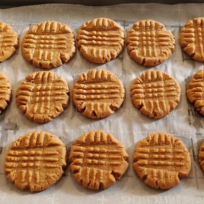 Magic peanut Butter Cookie