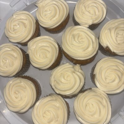 CUSTOM cupcakes