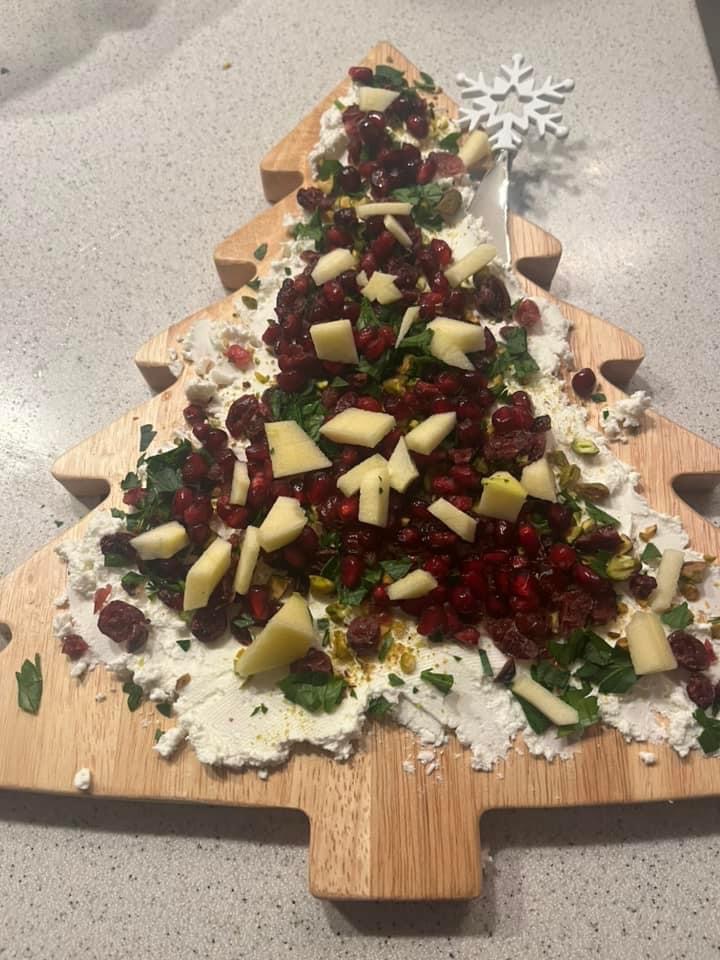 Cheese Spread N Cracker Board