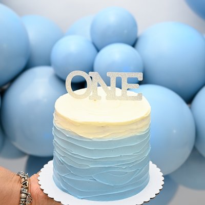 6in Cakes (10-12 People)