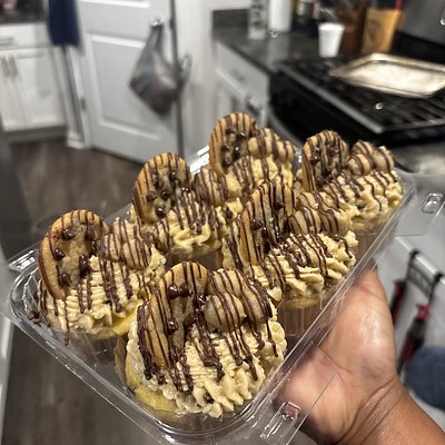 6ct Cookie Dough Cupcake 