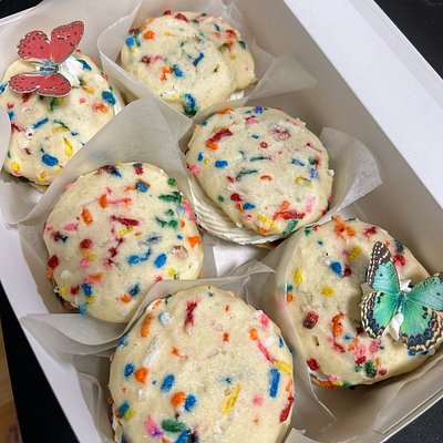 Funfetti Whoopies 
