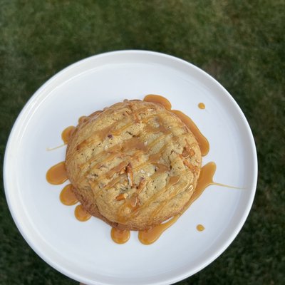 Salted Caramel Pretzel Cookie
