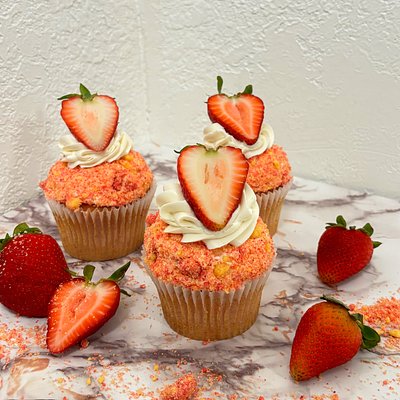 Strawberry Crunch Cupcakes