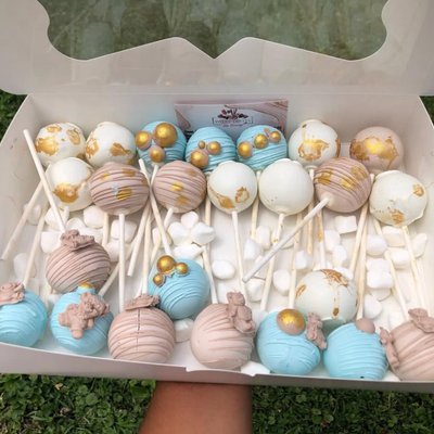 Custom Cake Pops 