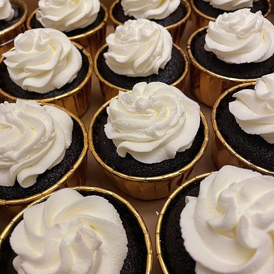 2 Dozen Cupcakes