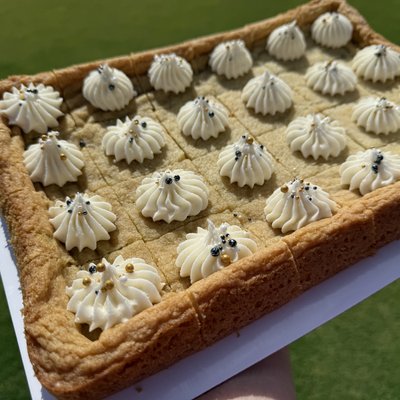 Pre-Cut Cookie Cake-Large