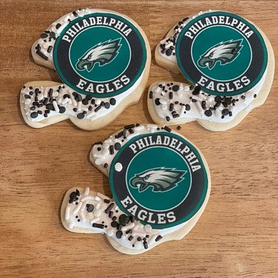 Eagles Cookie Tray Approx 30 Choc Chip & 3 Decorated 