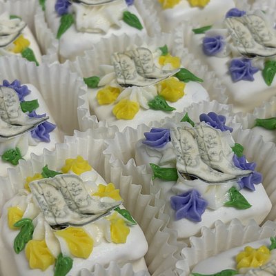 Petit Fours (per Dz)