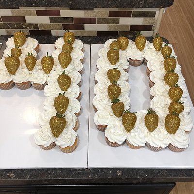 #40 Cupcake Cake. Vanilla & Chocolate Feeds 50 Ppl