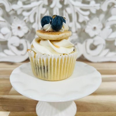 Blueberry Pancake Cupcakes 