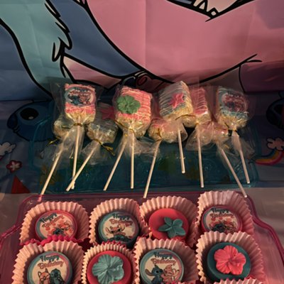 Platinum Package-1 Dozen Oreos,1 Dozen Rice Krispy,1 Dozen Cake Pops,1 Dozen Pretzels.