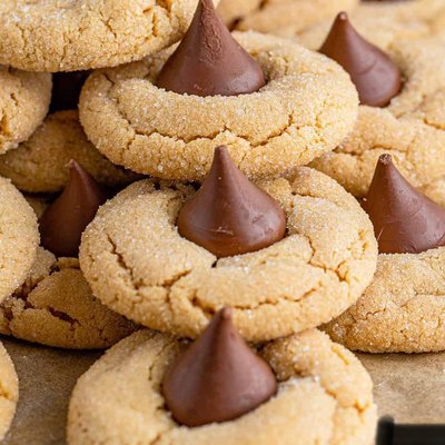 Peanut Butter Blossom Cookies 
