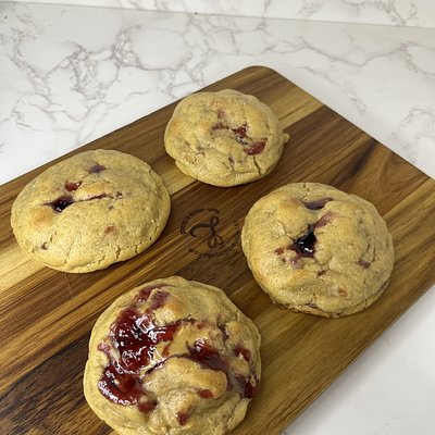 Lunchbox Luxury (PB&J Cookie)