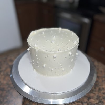 6in 2 layer Cakes
