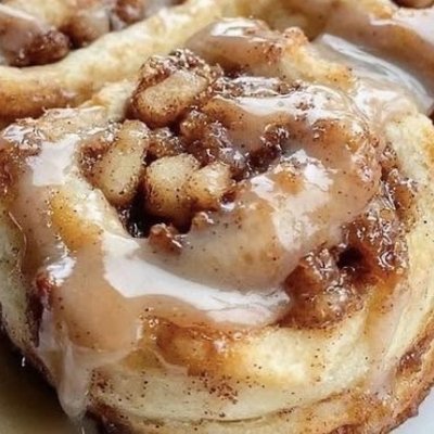 Apple Pie Cinnamon Rolls 