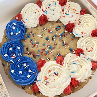 8” La Bomba Cookie Cake 