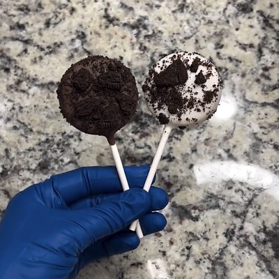 Specialty cake pops
