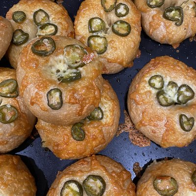 Jalapeño Cheddar Bagels (3)