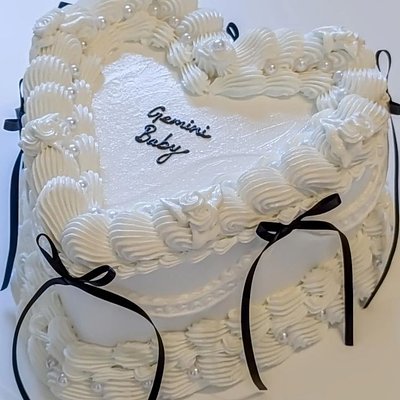 2 Layer Heart Shaped Cake Small