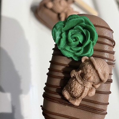 Cakesickles 