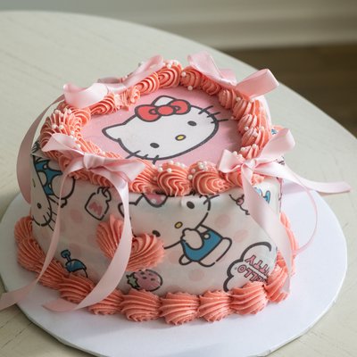 Heart Custom Cake (feeds 15)