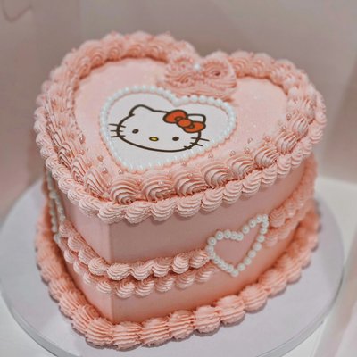 Vintage Heart Cake 8 Inch