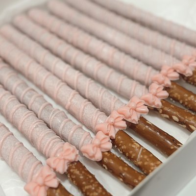 Chocolate Dipped Pretzel Rods 