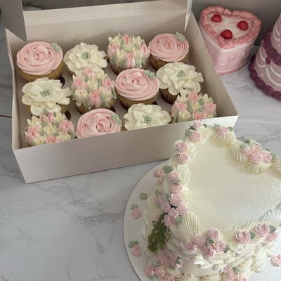 Cake + Cupcake Duo (27-32 Servings)