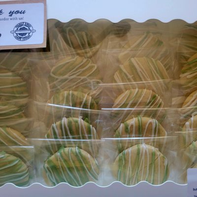Simple Drizzled Sugar Cookie
