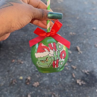 12 Candy Apples 
