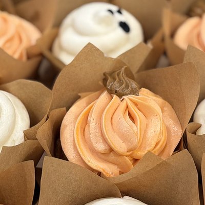 Halloween Pumpkin Spiced Cupcakes - 1/2 Dozen 