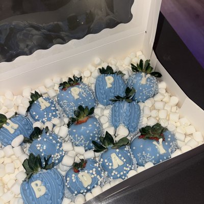 12 Chocolate covered strawberries