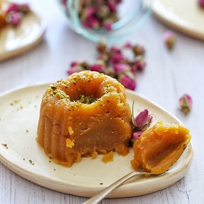 Halva - 1 Tray/50 Servings 