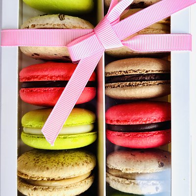 Macaron Box (12 pcs) – Assorted Flavors