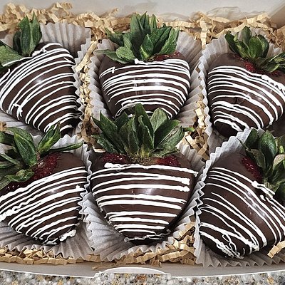 Chocolate Covered Strawberries - 6 Count