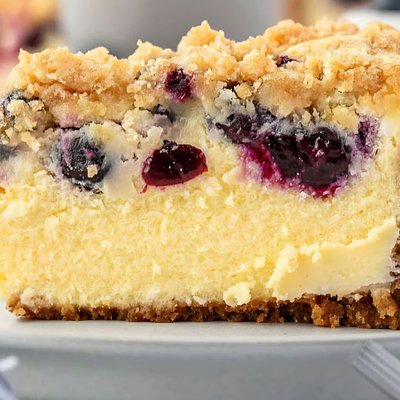 Blueberry Crumble Cheescake. 